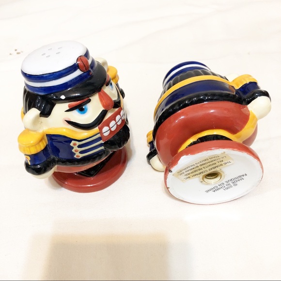 Nut Cracker Salt And Pepper Shakers Set - Picture 8 of 8